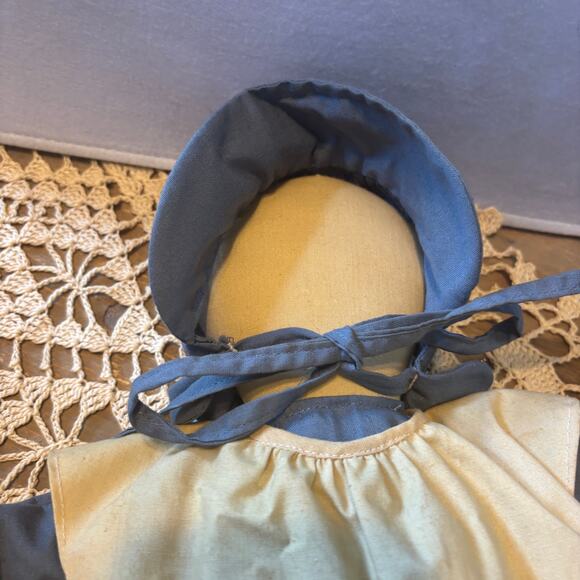 Primitive Fabric Doll Pair  Set Amish Mennonite Faceless Folk Art Boy Girl Decor - Picture 4 of 9